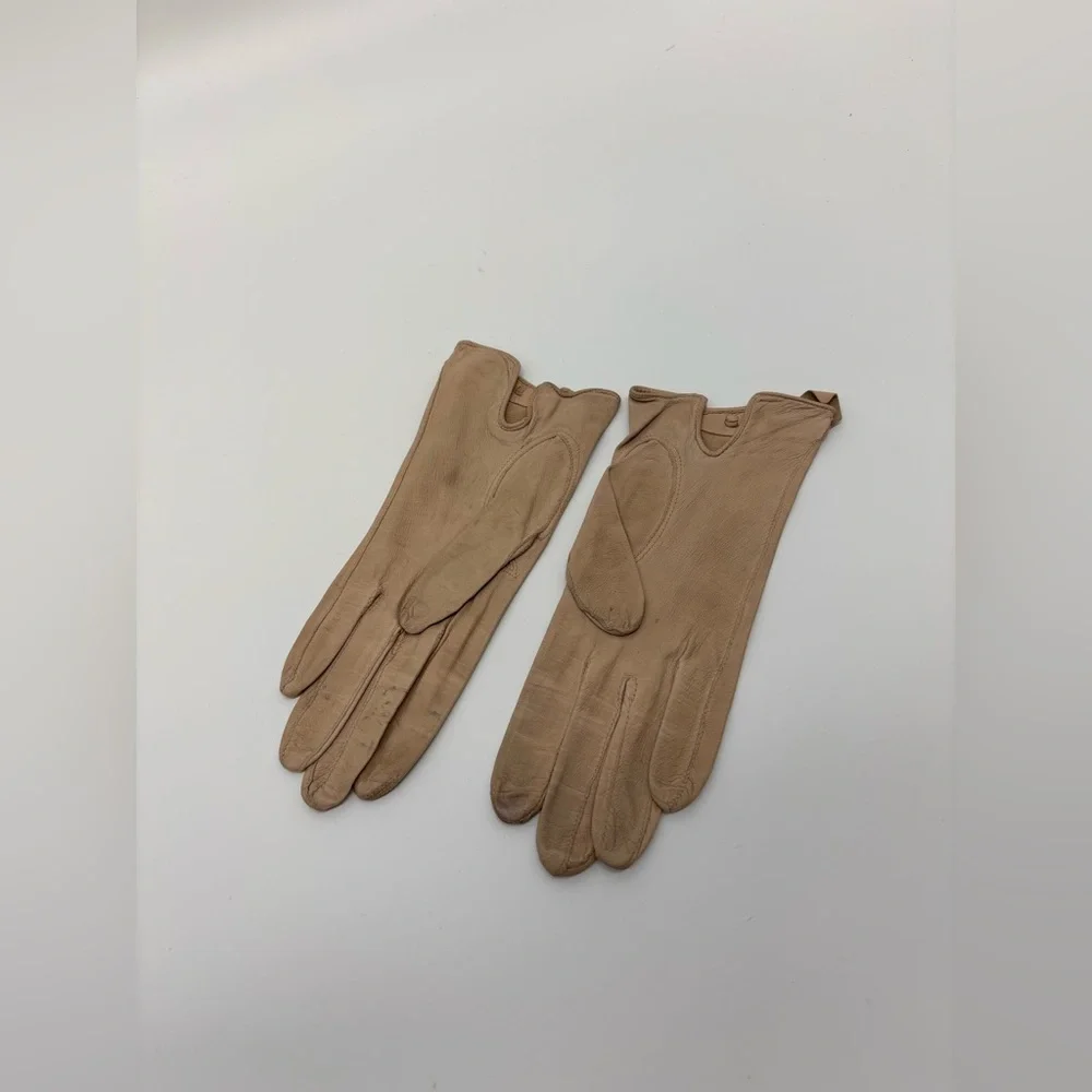 Vintage Taupe Kid Leather Gloves with Bow Detail – Size 7 (Approx.)
